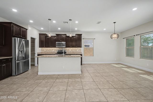 17537 W LILAC Street, Goodyear, AZ 85338