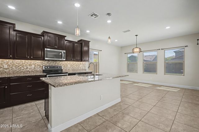 17537 W LILAC Street, Goodyear, AZ 85338