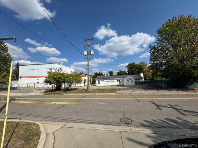 20720 TUCK Road, Farmington, MI 48336