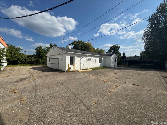 20720 TUCK Road, Farmington, MI 48336