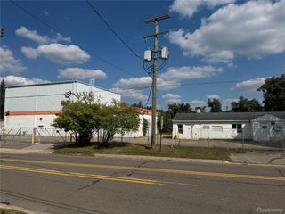 20720 TUCK Road, Farmington, MI 48336