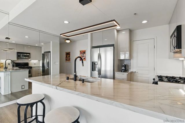 300 W Beech St 1408, San Diego, CA 92101