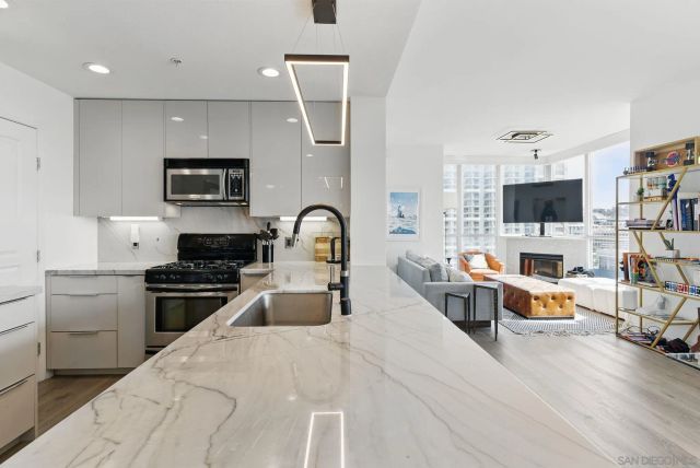 300 W Beech St 1408, San Diego, CA 92101