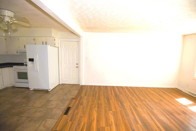 54872 Bittersweet Road, Mishawaka, IN 46545