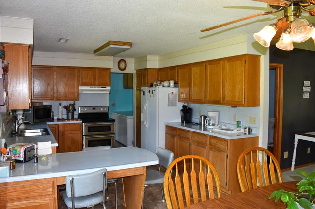 10164 Bloomfield North Road, Gentry, AR 72734