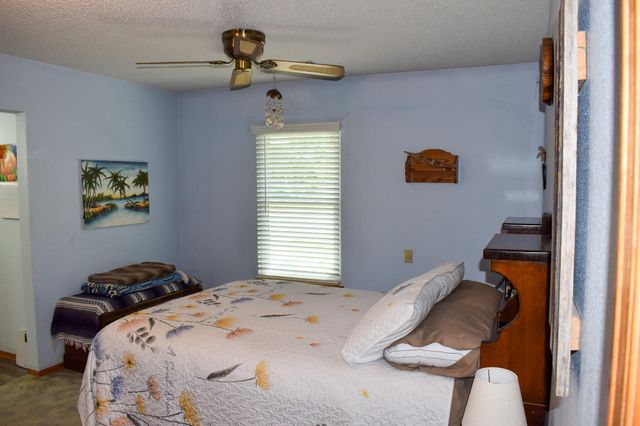 10164 Bloomfield North Road, Gentry, AR 72734