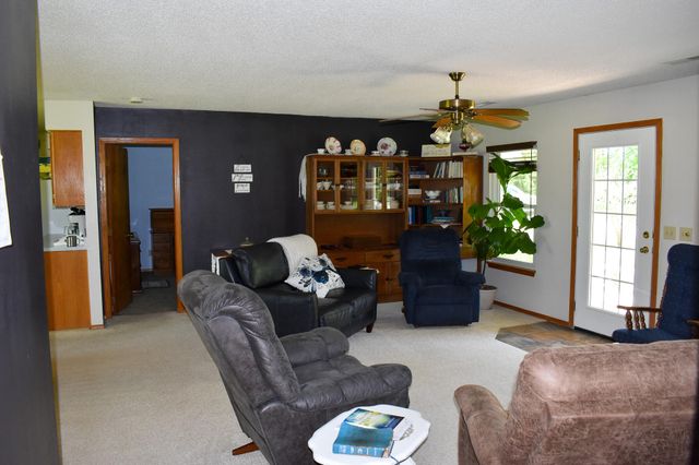 10164 Bloomfield North Road, Gentry, AR 72734