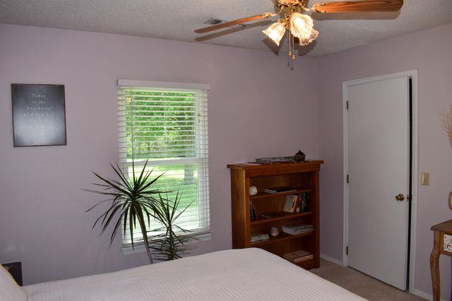 10164 Bloomfield North Road, Gentry, AR 72734