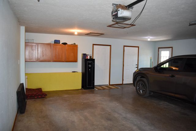 10164 Bloomfield North Road, Gentry, AR 72734
