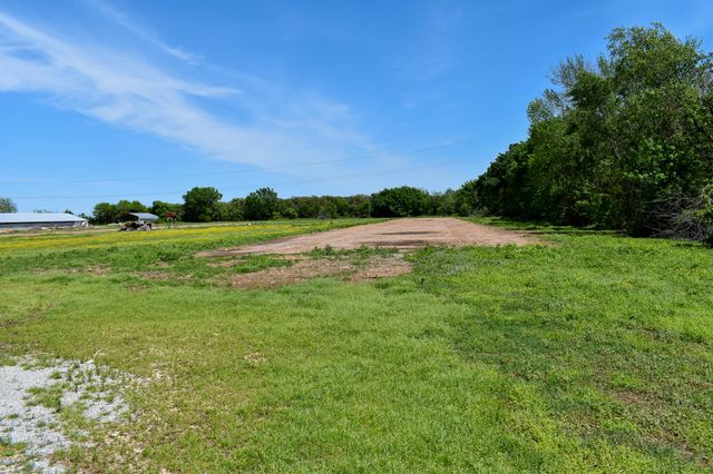 10164 Bloomfield North Road, Gentry, AR 72734