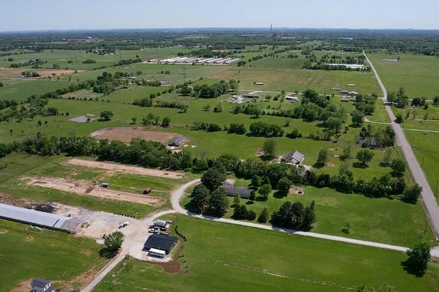 10164 Bloomfield North Road, Gentry, AR 72734