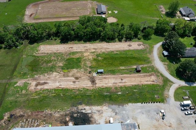 10164 Bloomfield North Road, Gentry, AR 72734