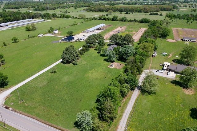10164 Bloomfield North Road, Gentry, AR 72734
