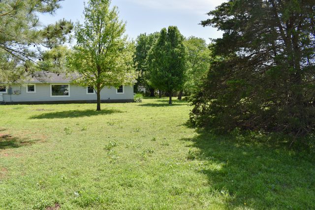 10164 Bloomfield North Road, Gentry, AR 72734
