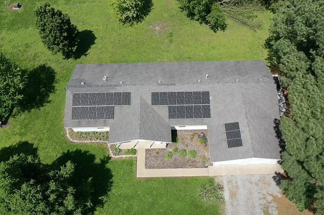 10164 Bloomfield North Road, Gentry, AR 72734