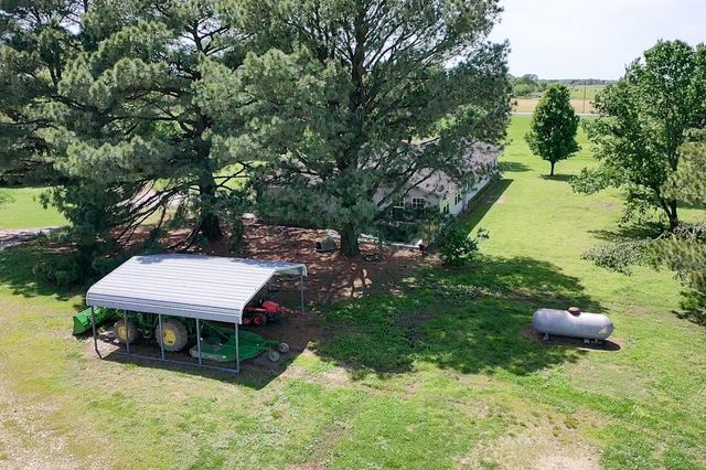 10164 Bloomfield North Road, Gentry, AR 72734