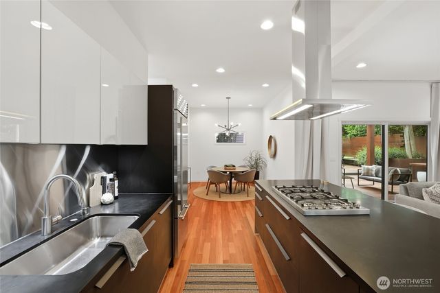 1102 5th Street, Kirkland, WA 98033