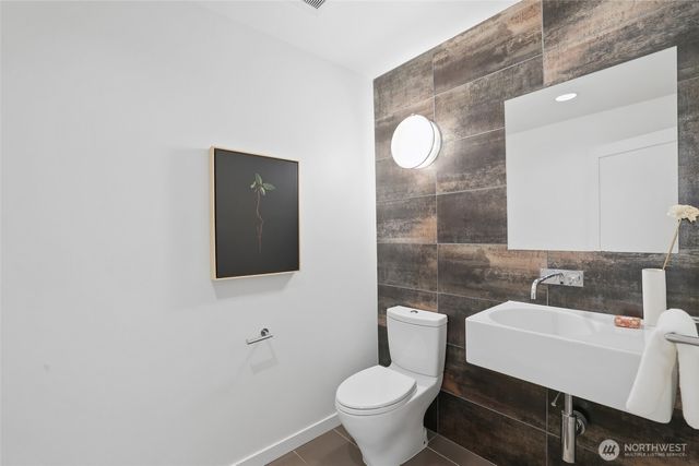 1102 5th Street, Kirkland, WA 98033