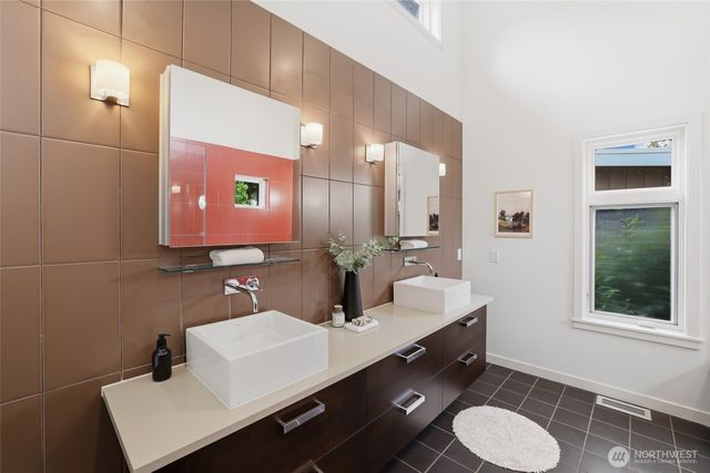 1102 5th Street, Kirkland, WA 98033