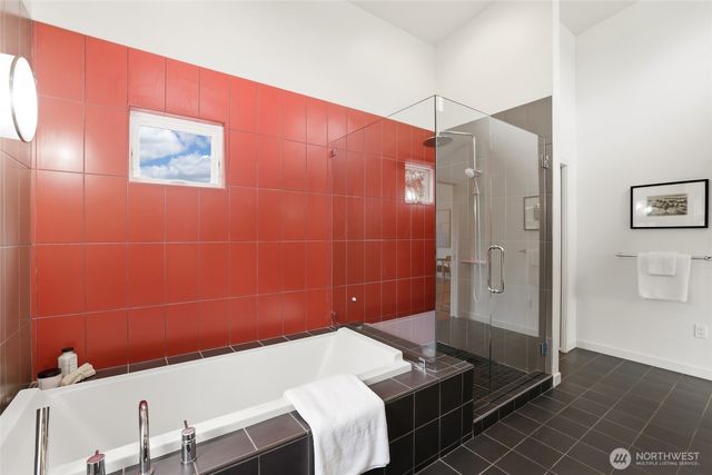 1102 5th Street, Kirkland, WA 98033