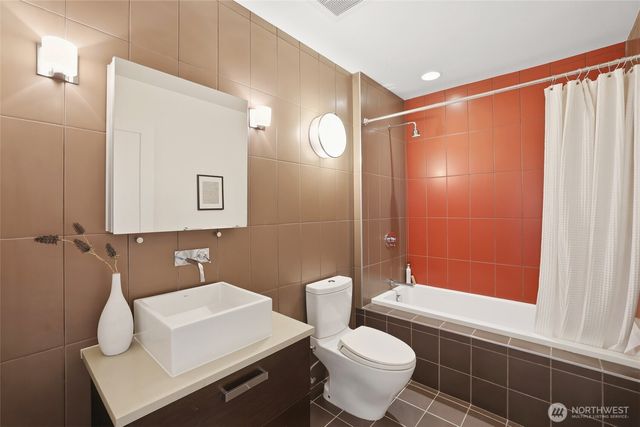 1102 5th Street, Kirkland, WA 98033