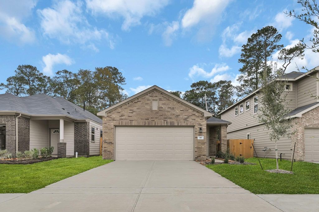 216 Emerald Thicket Lane, Huffman, TX 77336