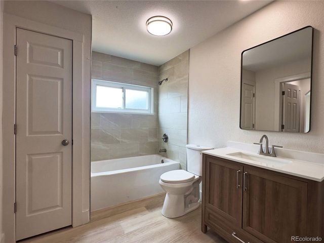 5128 Columbus Way, Denver, CO 80239
