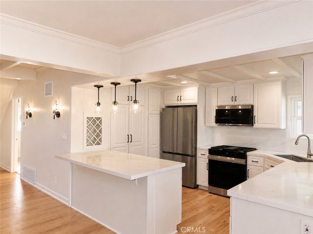 308 Coral Ave, Newport Beach, CA 92662