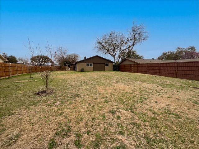 2005 Victoria Road, Carrollton, TX 75007