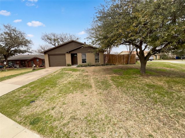2005 Victoria Road, Carrollton, TX 75007