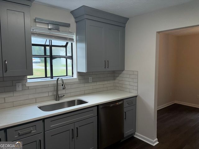 1731 Hunting Creek Drive SE, Conyers, GA 30013