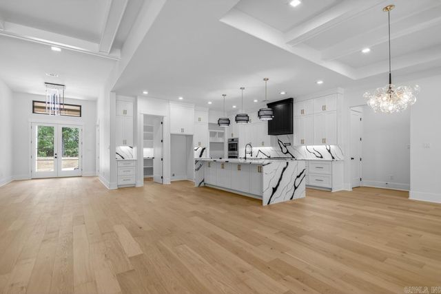 1054 Sungate Drive, Alexander, AR 72002