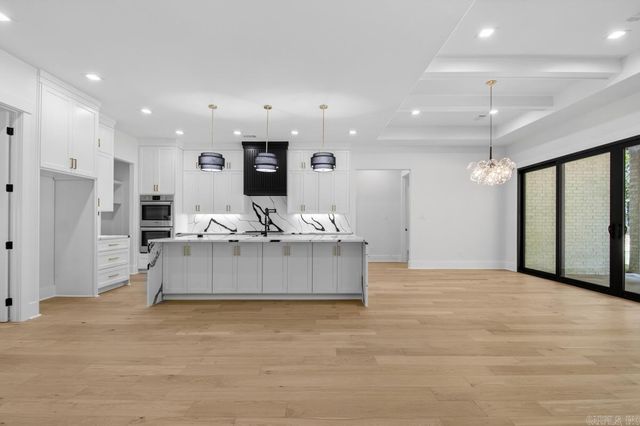 1054 Sungate Drive, Alexander, AR 72002