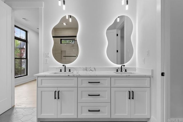 1054 Sungate Drive, Alexander, AR 72002