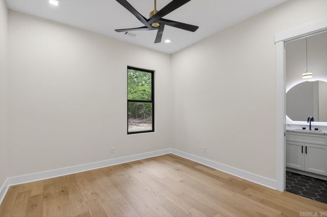 1054 Sungate Drive, Alexander, AR 72002