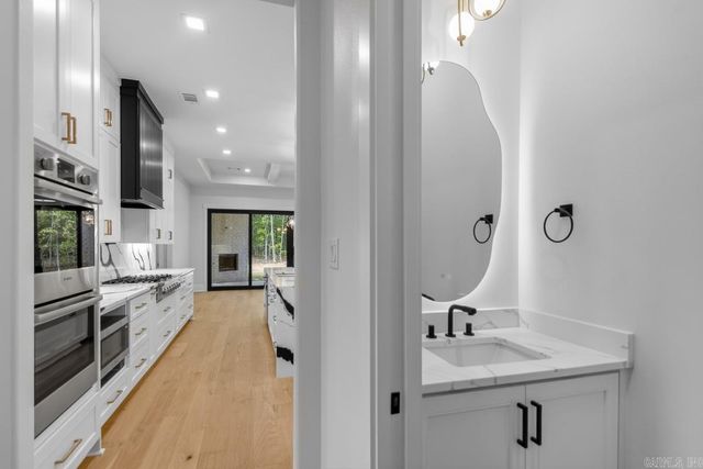 1054 Sungate Drive, Alexander, AR 72002