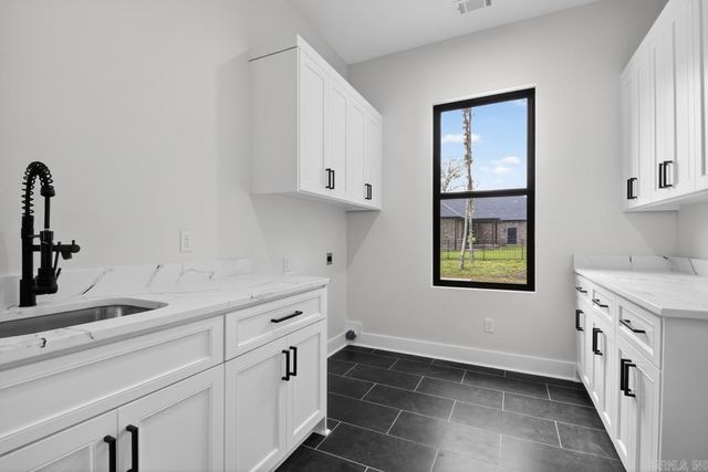 1054 Sungate Drive, Alexander, AR 72002