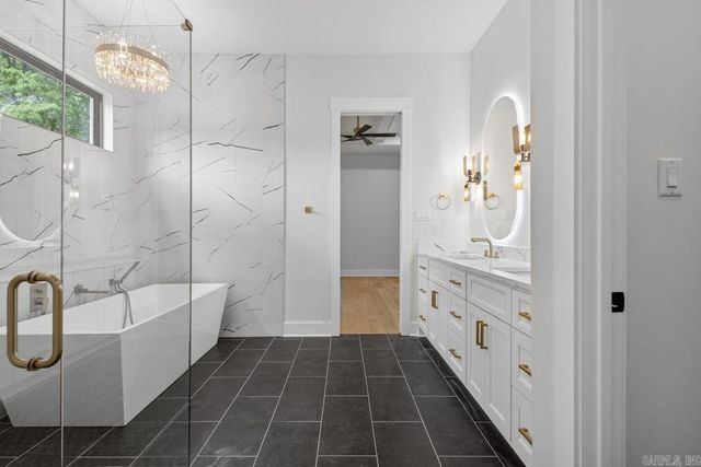 1054 Sungate Drive, Alexander, AR 72002