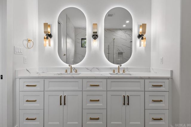 1054 Sungate Drive, Alexander, AR 72002