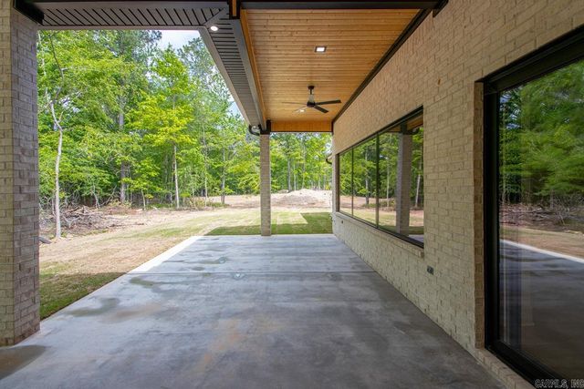 1054 Sungate Drive, Alexander, AR 72002