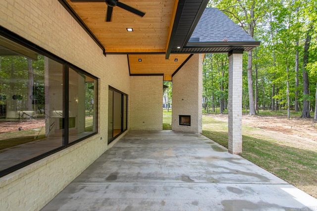 1054 Sungate Drive, Alexander, AR 72002