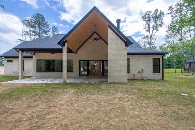 1054 Sungate Drive, Alexander, AR 72002