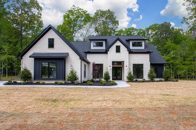 1054 Sungate Drive, Alexander, AR 72002