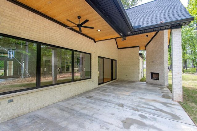 1054 Sungate Drive, Alexander, AR 72002