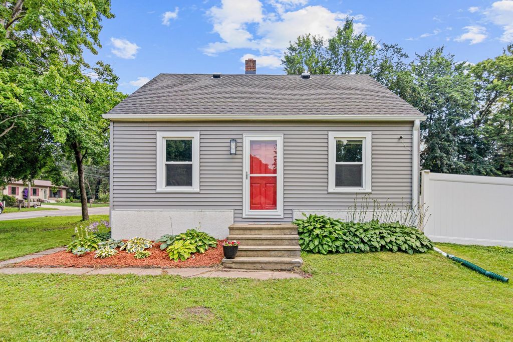 42 County Road C W, Little Canada, MN 55117