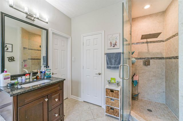210 Jamie Court, La Porte, TX 77571