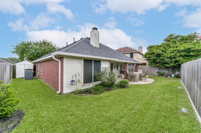 210 Jamie Court, La Porte, TX 77571