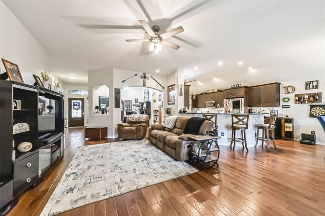 210 Jamie Court, La Porte, TX 77571