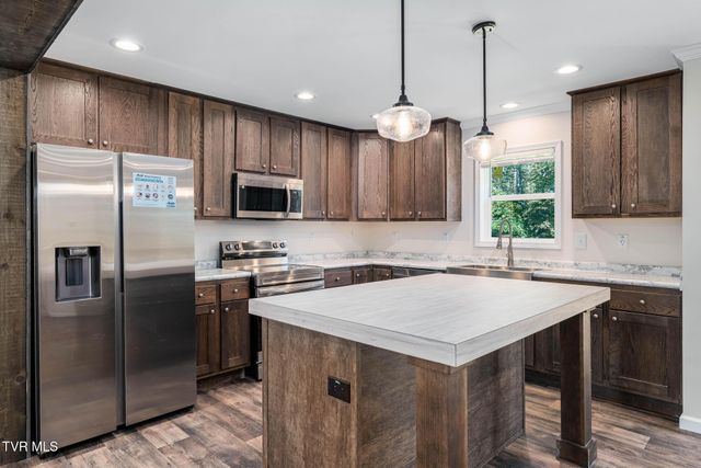 300 Cedar Street, Mountain City, TN 37683