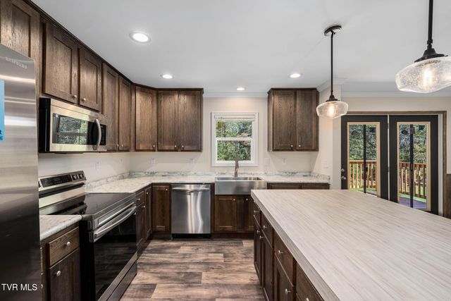 300 Cedar Street, Mountain City, TN 37683